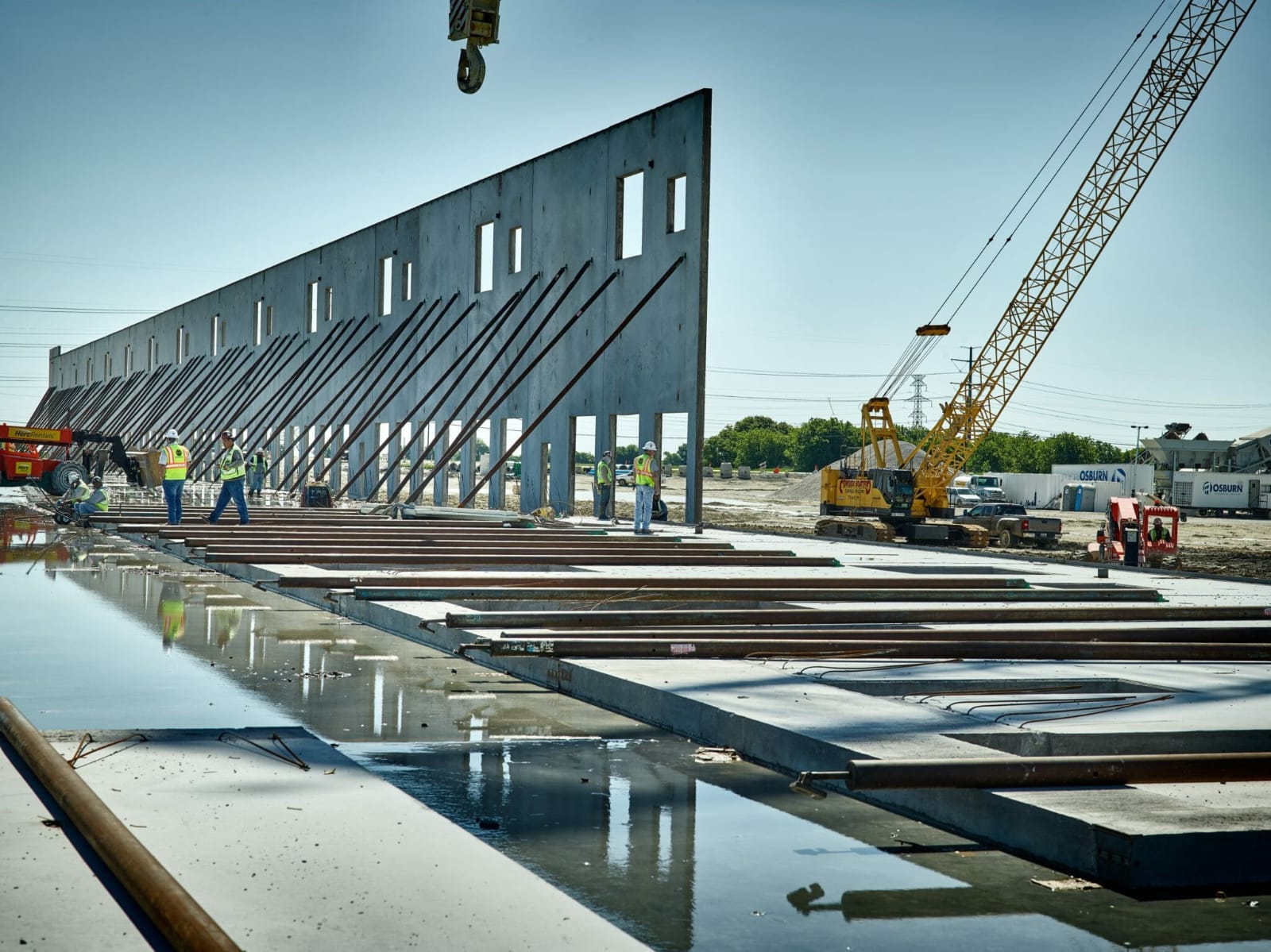 Concrete tilt-up wall and foundation work by FM DFW Constructions